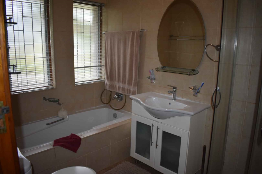 4 Bedroom Property for Sale in Beacon Bay Eastern Cape